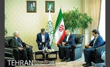 دیدار میهمانان خارجی حاضر در اجلاس جهانی شوراها و شهرداران با رییس مرکز ارتباطات و امور بین الملل شهرداری تهران 10