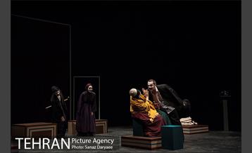 نمایش بیوهای غمگین سالار جنگ‎ 12