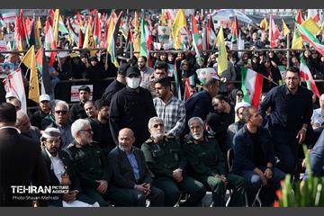 مراسم تشییع پیکر شهید سردار عباس نیلفروشان - ۱ 51