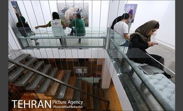 نمایش نقاشی های یحیی رویدل با عنوان گراند در گالری ثالث‎ 8