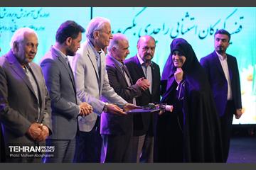 تجلیل از معلمان دانش‌آموزان با نیازهای ویژه شهر تهران 8