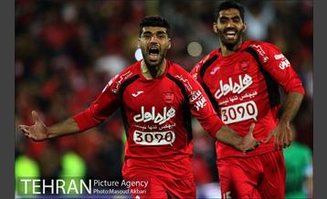 دیدار تیم های فوتبال پرسپولیس و پیکان