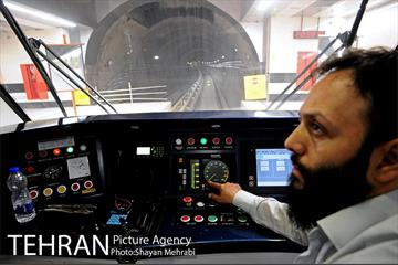 شبگردی اصحاب رسانه در خط 7 مترو تهران 30