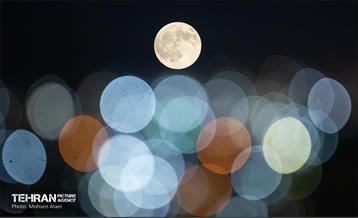 ماه خونین بر فراز تهران - 2 17