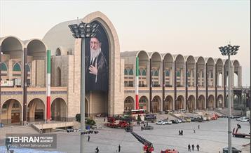 آماده سازی مصلی امام خمینی(ره) در آستانه مراسم وداع با رهبر شهید