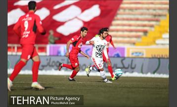 دیدار پدیده و پرسپولیس در لیگ برتر فوتبال 6
