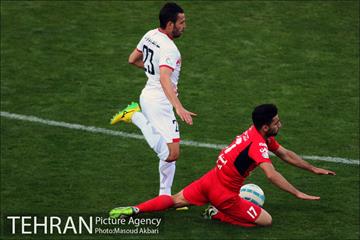 دیدار تیم های فوتبال پرسپولیس و پدیده