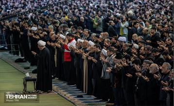 اقامه نماز عید سعید فطر در مصلی امام خمینی(ره)