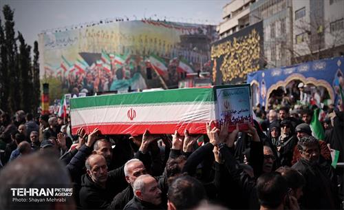 تشییع پیکر مطهر شهدای ناوشکن دنا 61
