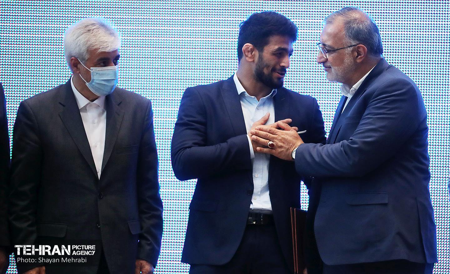 مراسم تجلیل از کشتی‌گیران تیم ملی 42