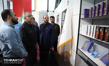 بازدید شهردار تهران از رویداد "اردی‌بهشت کتاب" 11