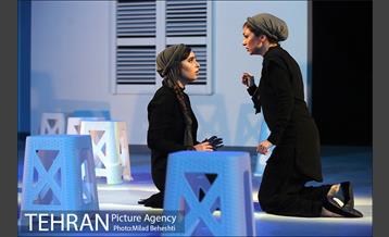 نمایش هملت؛ تهران 2017 1