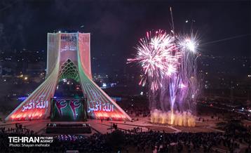نورافشانی جشن پیروزی انقلاب اسلامی در میدان آزادی 6