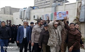 تشییع پیکر شهدای مدافع حرم در منطقه ۵ 31