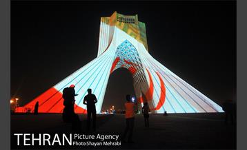 سمفونی نور سیمرغ صلح بر روی برج آزادی 30