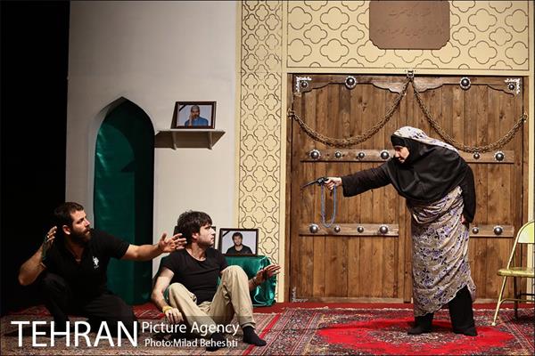 نمایش همسایه آقا‎ 24