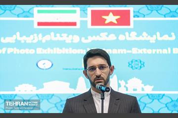 افتتاح نمایشگاه عکس ویتنام در ایستگاه مترو تجریش 24