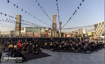 نجات اهل عالم با حسین است  36