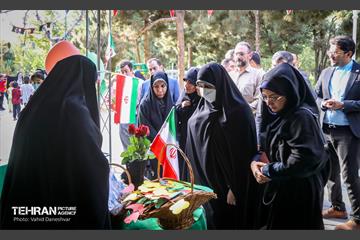 بازدید نرگس معدنی پور از منطقه 17