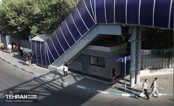 بازدید مدیرکل حوزه شهردار تهران از پروژه پل‌های مکانیزه عابرپیاده 2