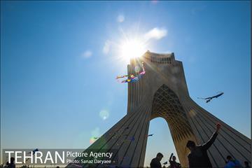 همایش زنگ تحرک و جشنواره بادبادک ها در میدان آزادی 29