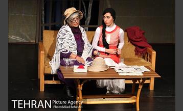 نمایش برگشتی در کار نیست‎ 11