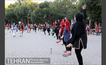 ورزش همگانی در پارک لاله 6