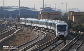 آیین بهره برداری از ۲ رام قطار ساخت داخل 48