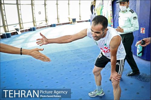 ثبت رکورد پله نوردی در برج میلاد 20