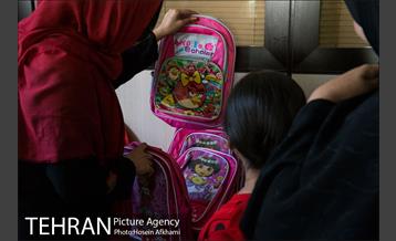 توزیع لوازم التحریر توسط گروه پردیس پایان کارت خوابی‎ 16