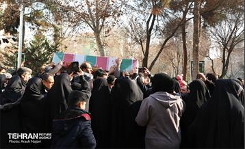 تشییع پیکر شهید گمنام در منطقه ۱۰