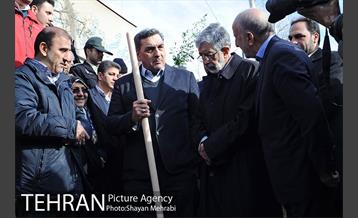 آیین کاشت 40 اصله درخت، به مناسبت چهلمین سالگرد انقلاب اسلامی باحضور شهردار تهران 10