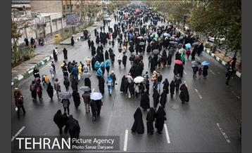 راه پیمایی مردم تهران در روز اربعین  9
