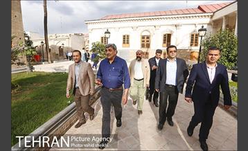 بازدید شهردار تهران از پروژه مرمت خانه اتحادیه در لاله زار 3