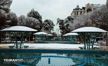 روز برفی در منطقه 8 6