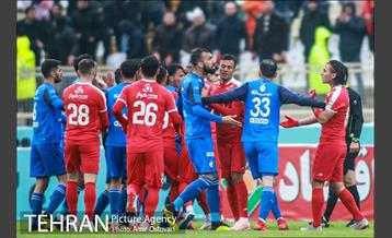 دیدار تیم‌های فوتبال تراکتور سازی تبریز - استقلال تهران 16