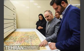 بازدید مدیرکل دفتر شهردار تهران از نمایشگاه دائمی نقشه 17