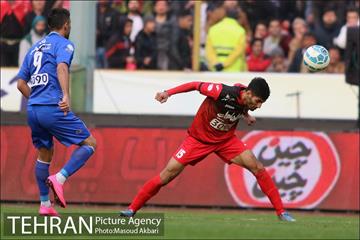 دیدار تیم های فوتبال استقلال و پرسپولیس
