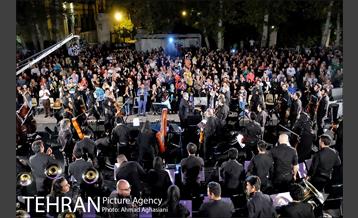 سمفونی ایثار و مقاومت در میدان مشق 33