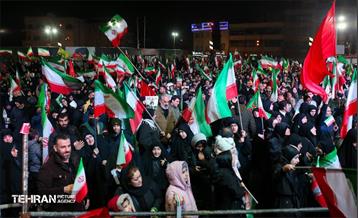 کاروان‌ موتوری و خودرویی از میدان انقلاب تا ساختمان هلال احمر تهران 47