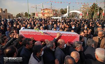 مراسم تشییع پیکر مرحوم اسماعیل احمدی 6