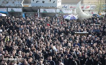 عزاداری شهادت امیرالمومنین (ع) در میدان امام حسین (ع) 57