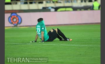 دیدار تیم های فوتبال استقلال و فولاد خوزستان