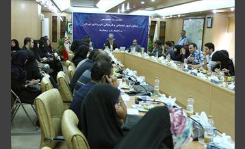 نشست صمیمی معاون اجتماعی و فرهنگی شهرداری تهران با اصحاب رسانه 4