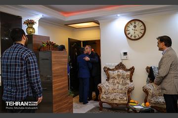 قرار خدمت؛ دیدار شهردار تهران با خانواده شهید آرمان علی وردی 1