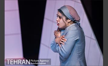 نمایش فقط چهل روزه بودم 13