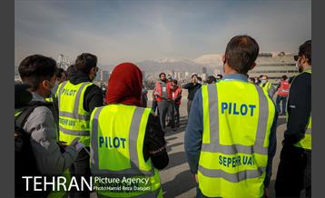 پروازدسته جمعی  پهپادها در برج میلاد تهران 1