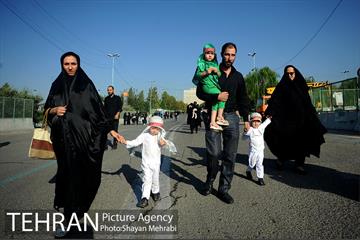 مراسم شیرخوارگان حسینی در مصلی تهران 8