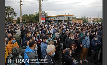 تشییع پیکر استاد محمدرضا شجریان در بهشت زهرا (س) 35