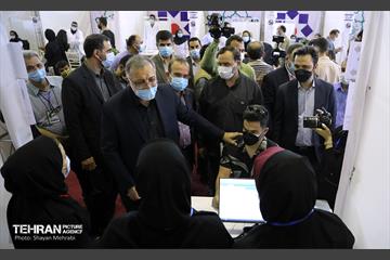بازدید شهردار تهران از مراکز واکسیناسیون 32